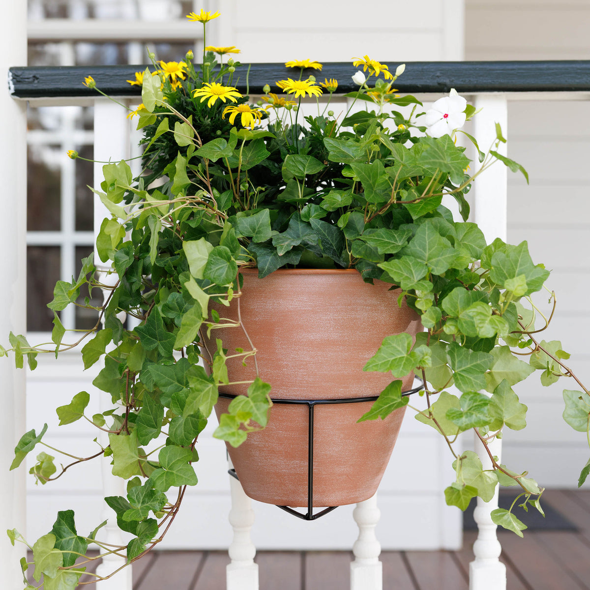 RailScapes Floating Garden Railing Planter Holder