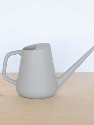 Lightweight plastic watering can. Bloem watering can.